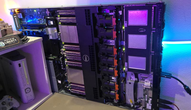 Image of cloud server